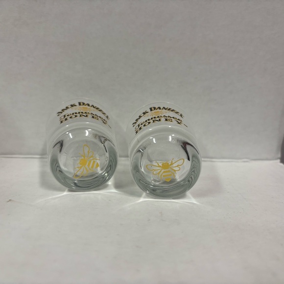 [SET OF 2] Jack Daniels Tennessee Honey Clear Glass Gold Honey Bees Shot Glasses - Picture 2 of 3